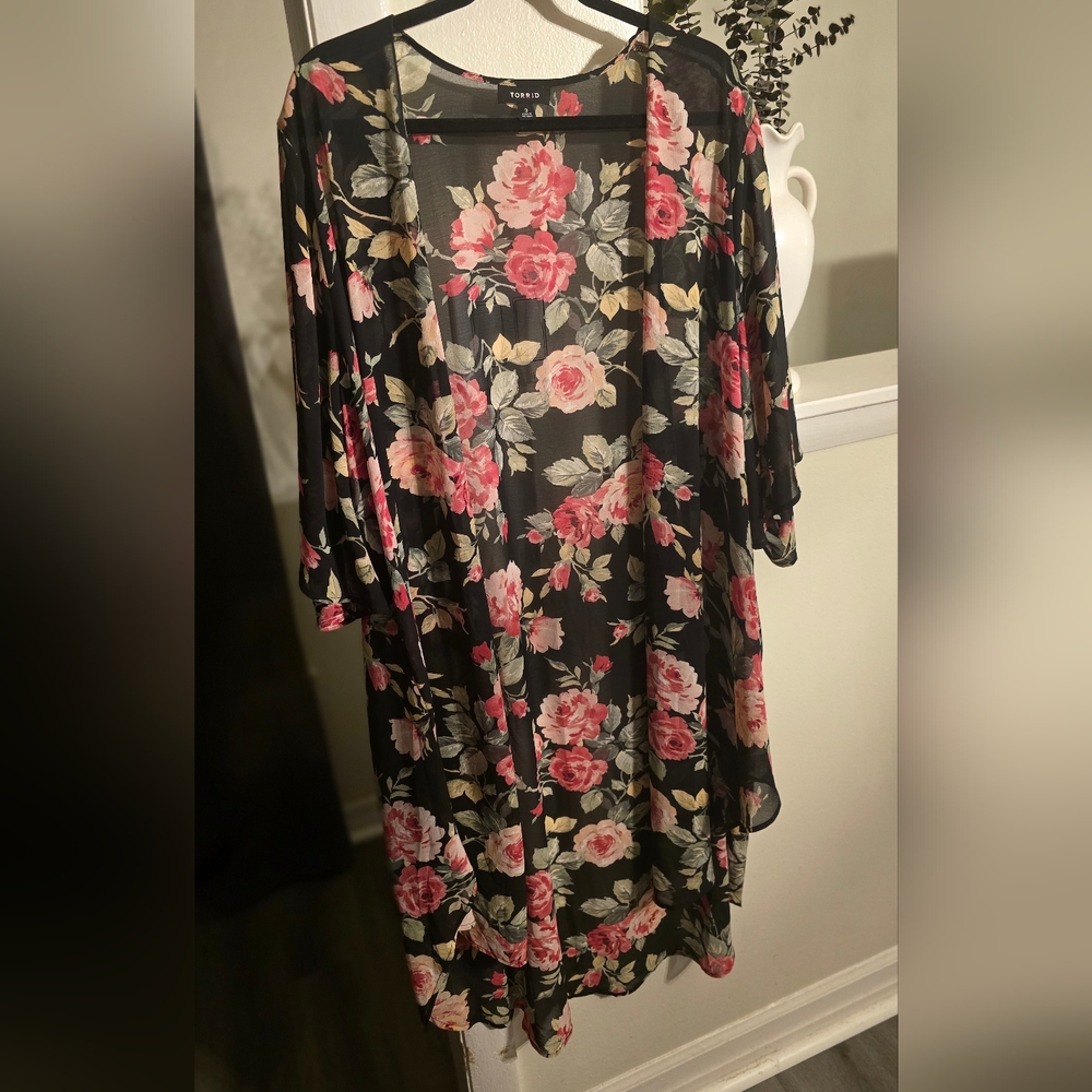 torrid Black Sheer Floral Kimono with Pink Roses - Picture 9 of 11